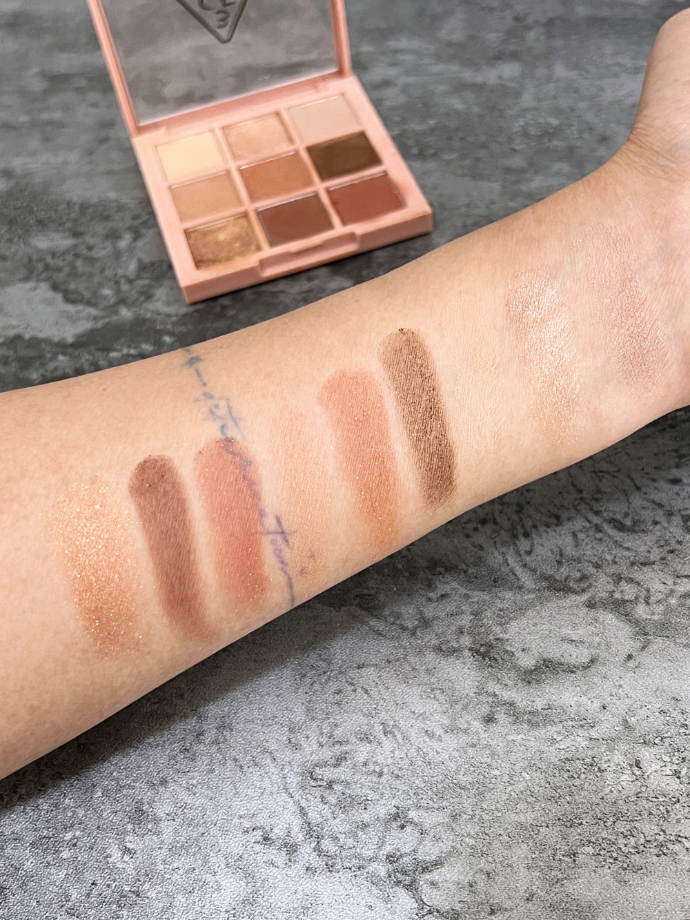 Eyeshadow Swatches: 3CE Overtake - Hakme Beauty