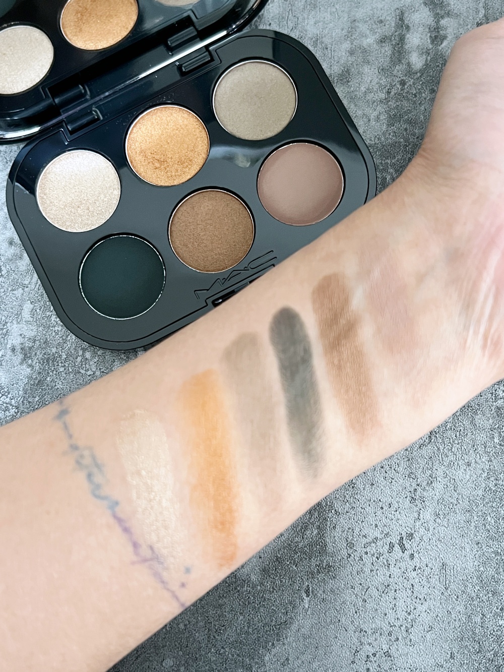 MAC Connect in Colour Bronze Influence