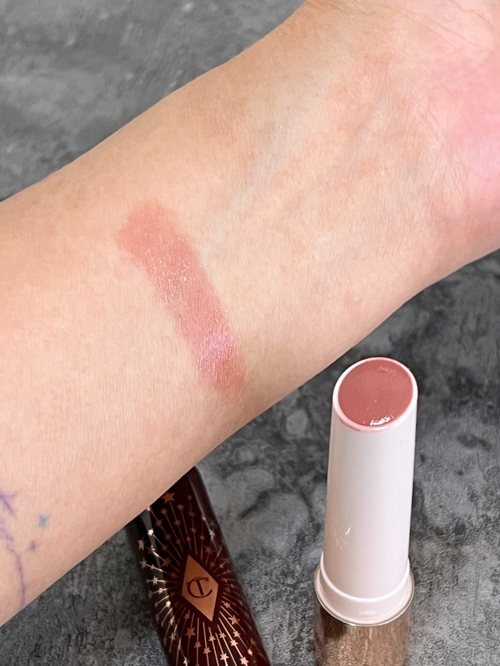 Charlotte Tilbury Hyaluronic Happikiss Pillow Talk