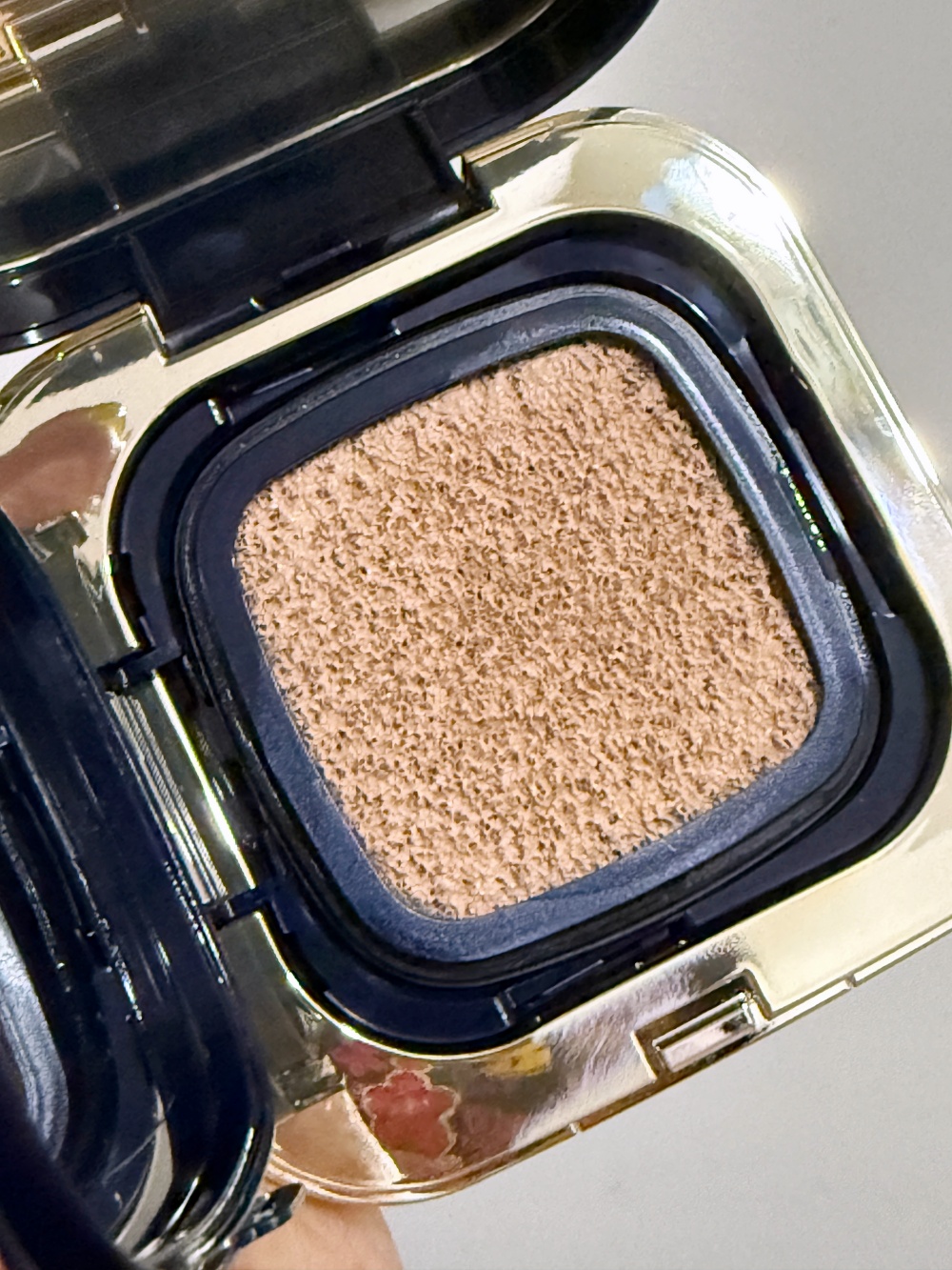 Cle de Peau Beaute鑽光水凝瑰漾氣墊粉底