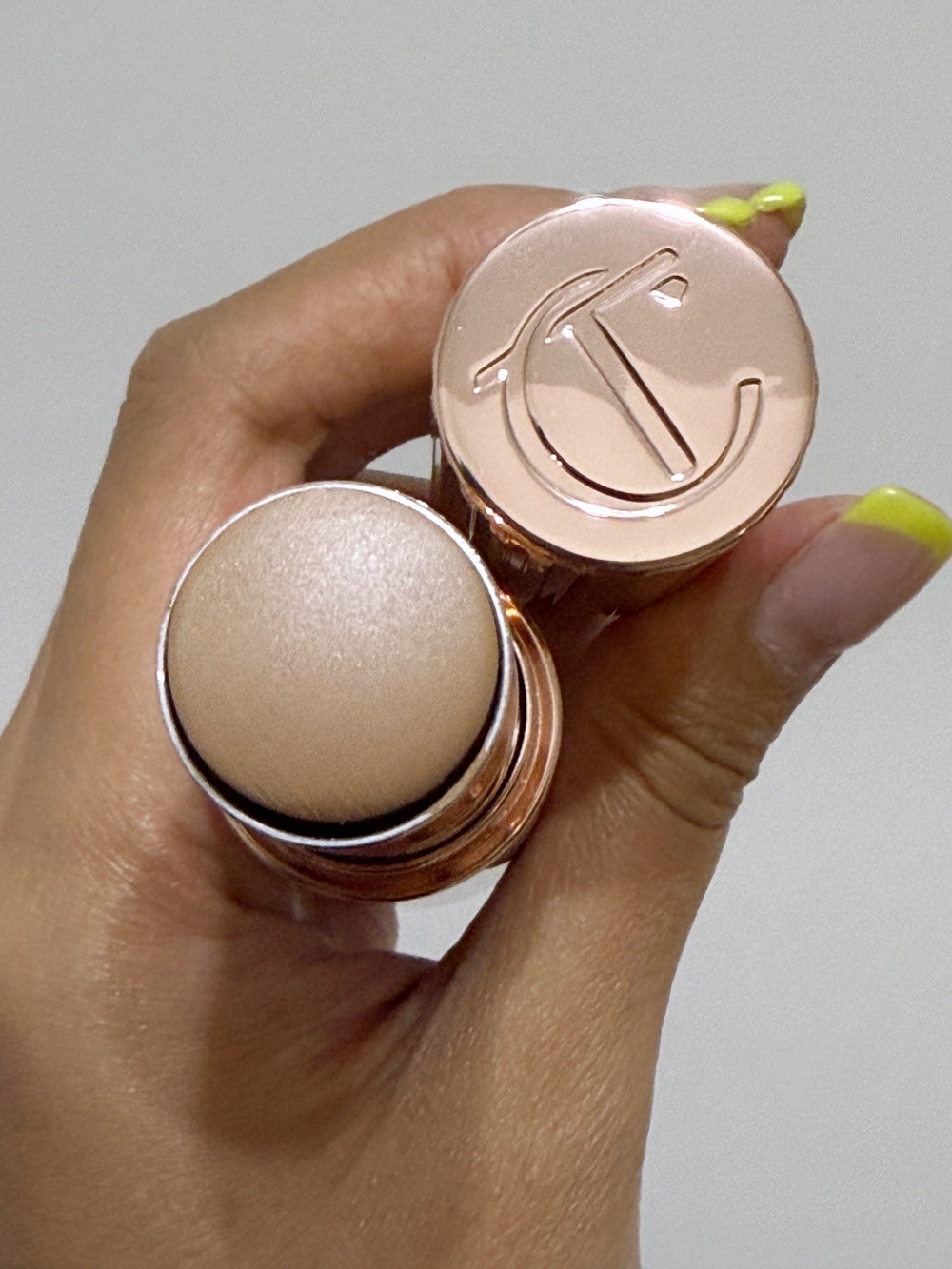 Charlotte Tilbury幻肌流光底妝棒
