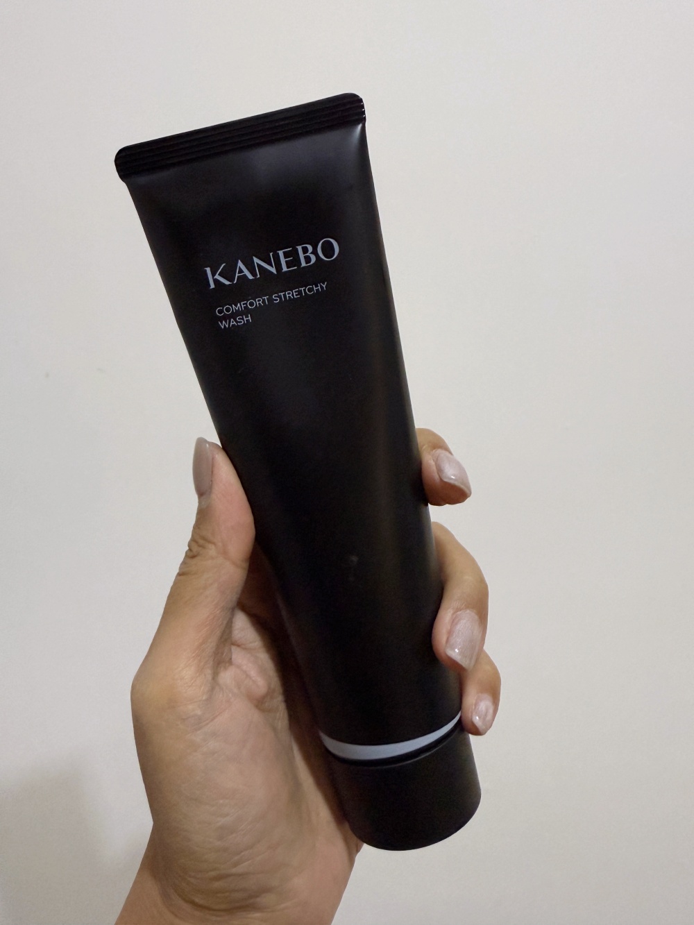 Kanebo盈潤絲滑潔面霜