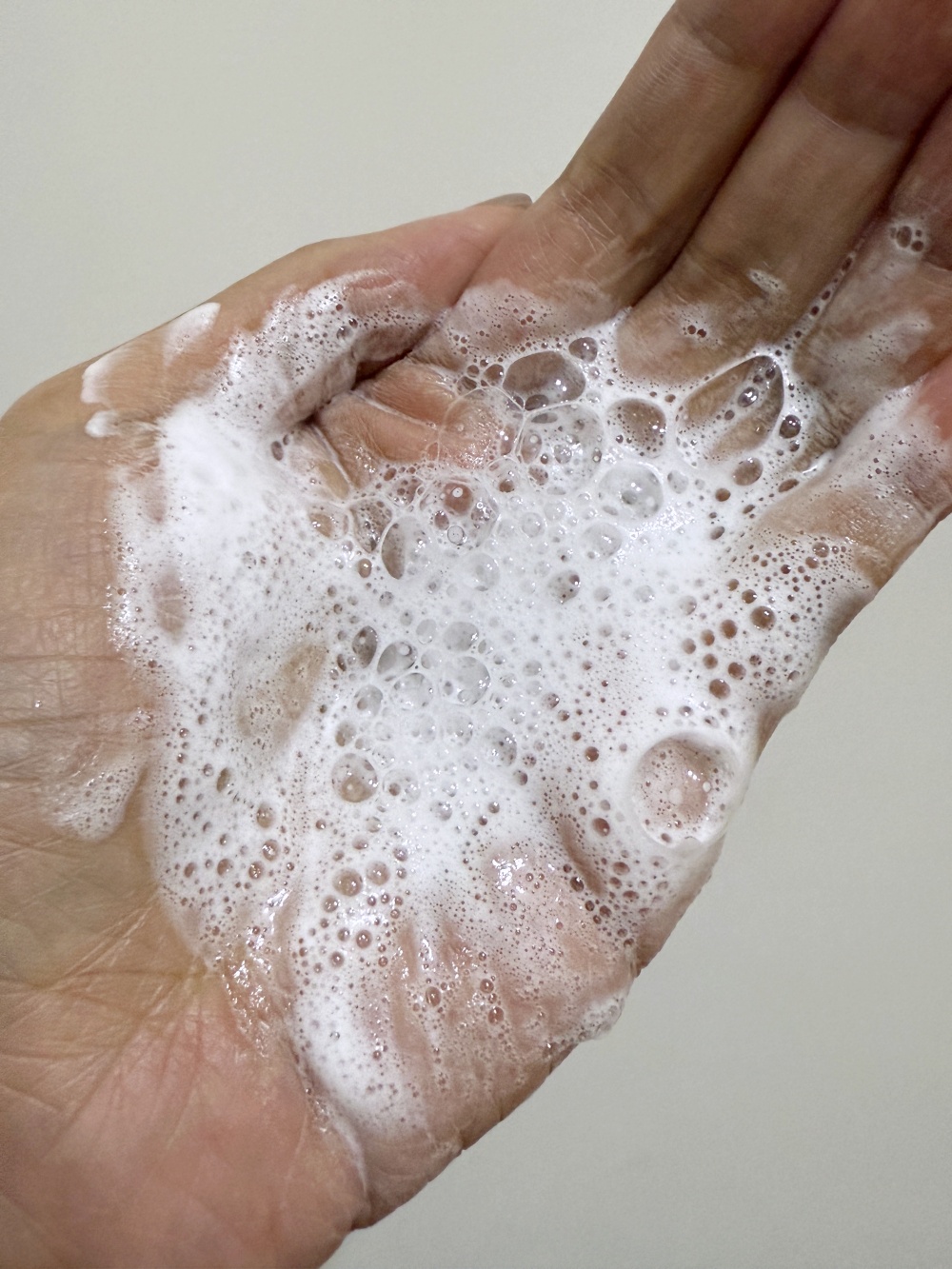 Kanebo盈潤絲滑潔面霜