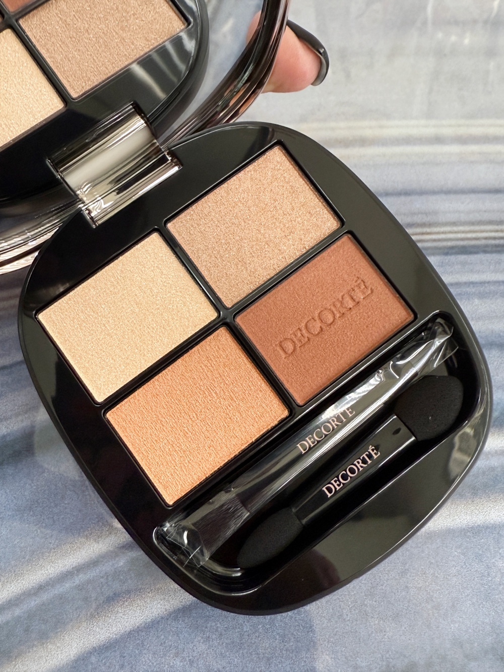 Decorte新出眼影Palette