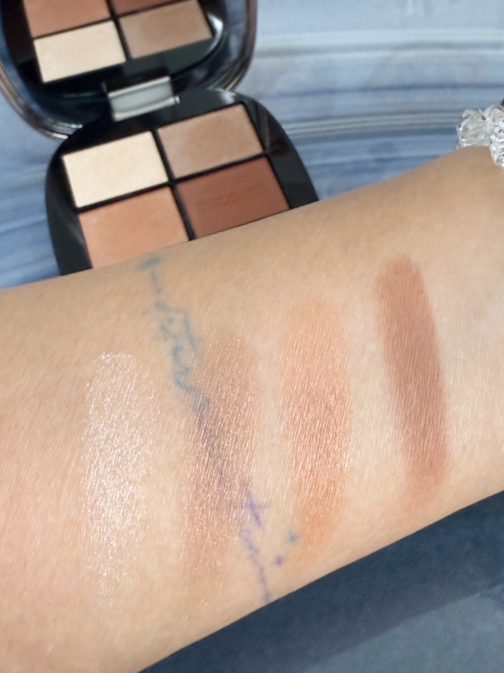 Decorte新出眼影Palette