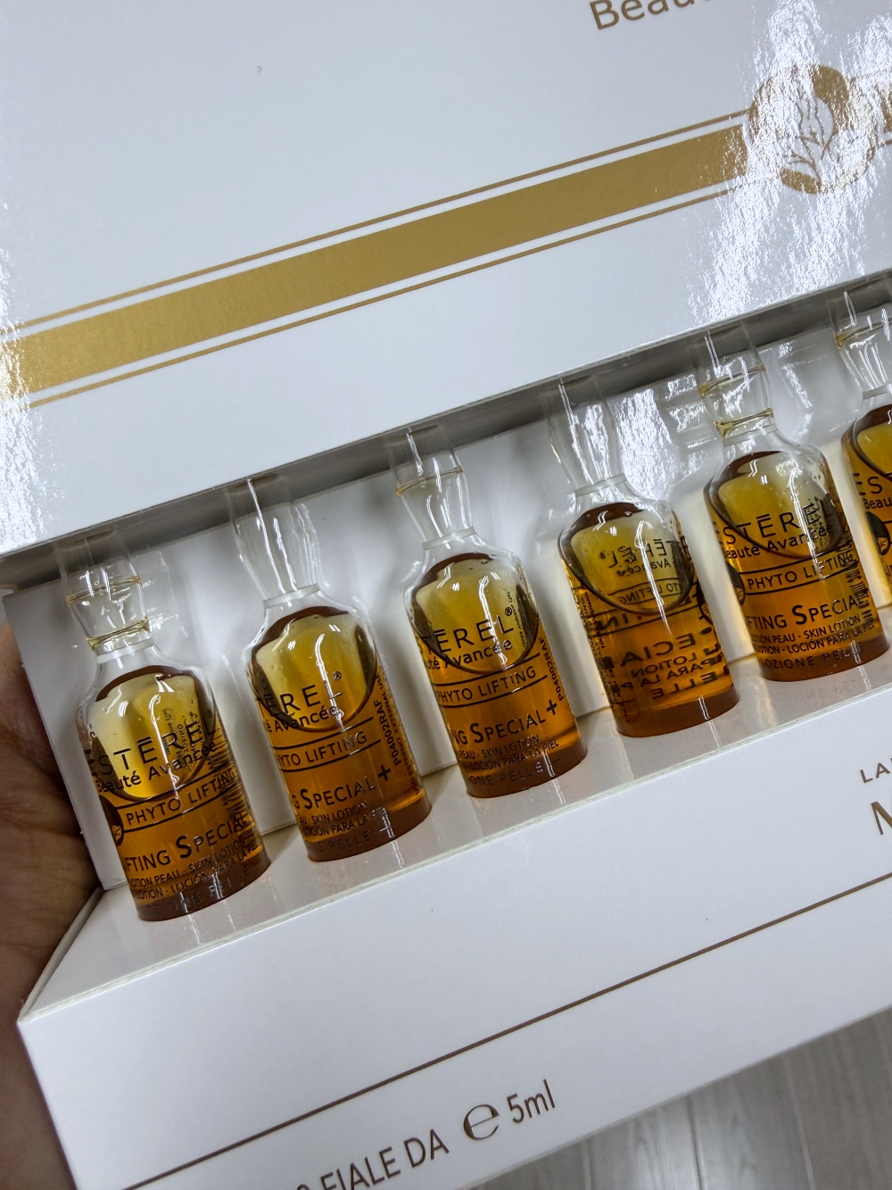 Hakme 推薦 Esterel 強效抗老緊緻精華：每支 5ml 剛好 7 日份量，全能淡紋連眼唇都安全適用。