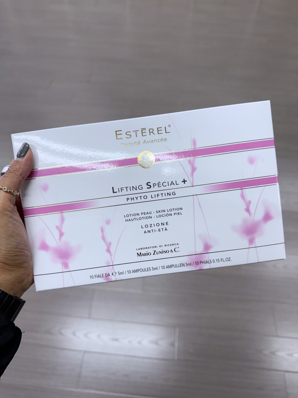 Hakme 推薦 Esterel 強效抗老緊緻精華：新娘級大日子 BB 精華，極速拉提重塑面部立體輪廓。