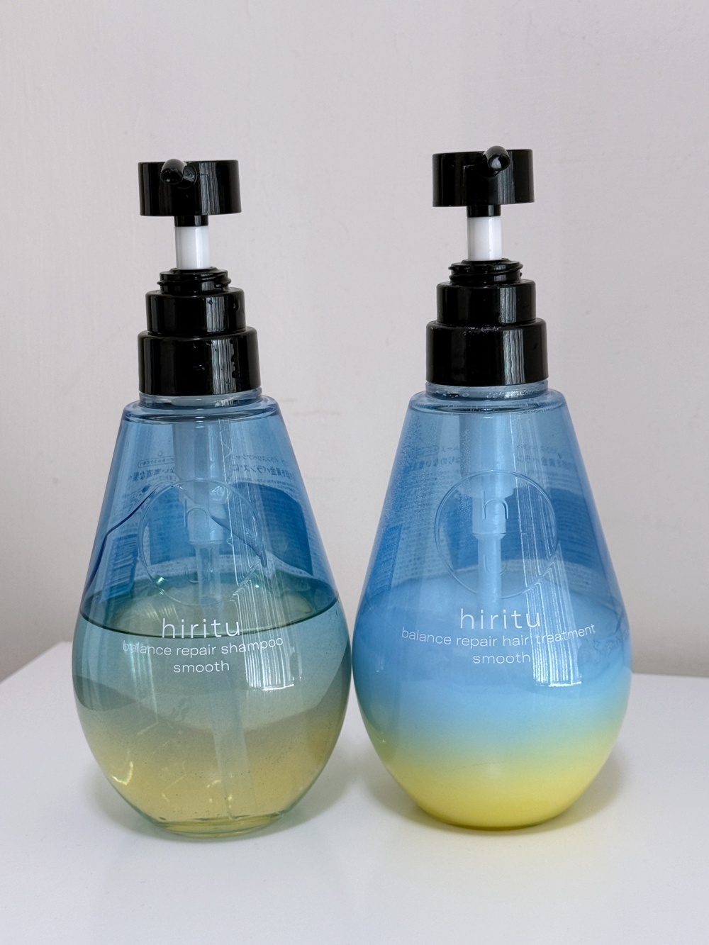 hiritu 滑順平衡修護氨基酸洗髮水及護髮素 Hakme 真實評價:LDK 第一位洗護組合,針對毛躁髮質,測試豐盈泡泡與順滑效果。