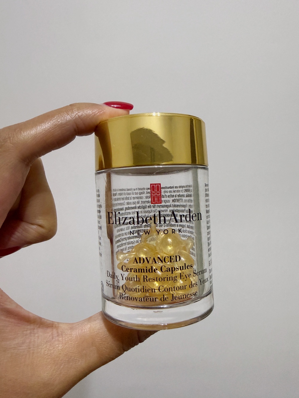 &bull; Elizabeth Arden 超進化黃金導航眼部膠囊產品外觀
&bull; Hakme 推薦極乾眼周專用精華油膠囊
&bull; 具有深層滋潤與修護眼紋功效的經典眼部保養品